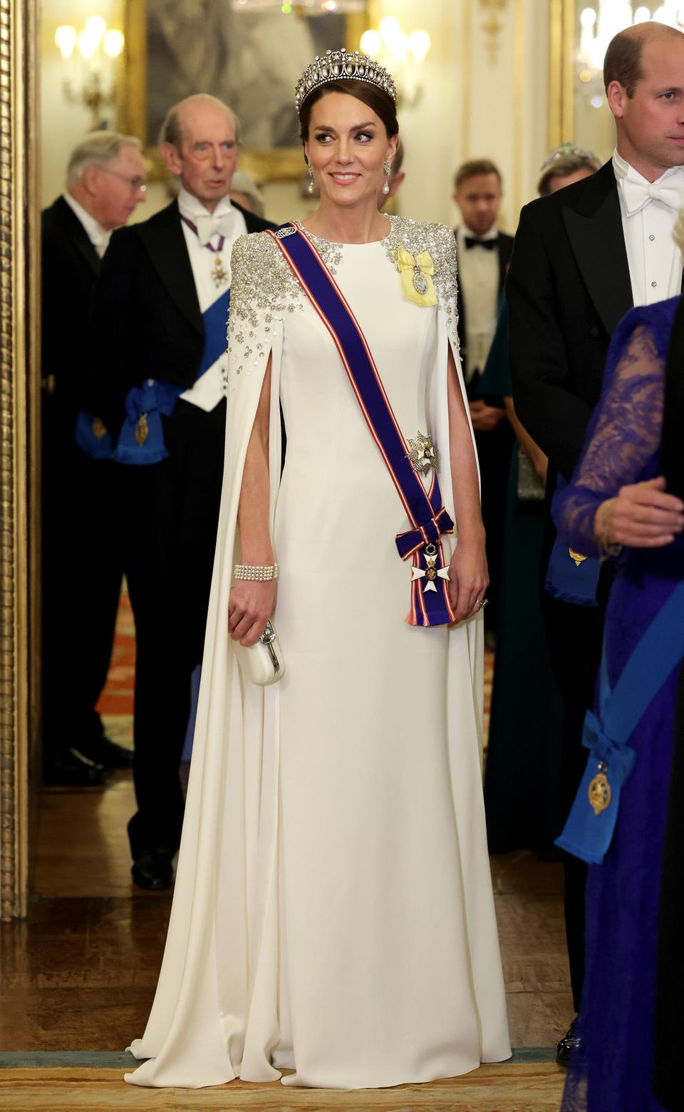 Catherine, Princess of Wales trägt zum Staatsbankett eine bodenlange Robe von Jenny Packham