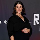Gemma Arterton präsentiert sich mit Babybauch