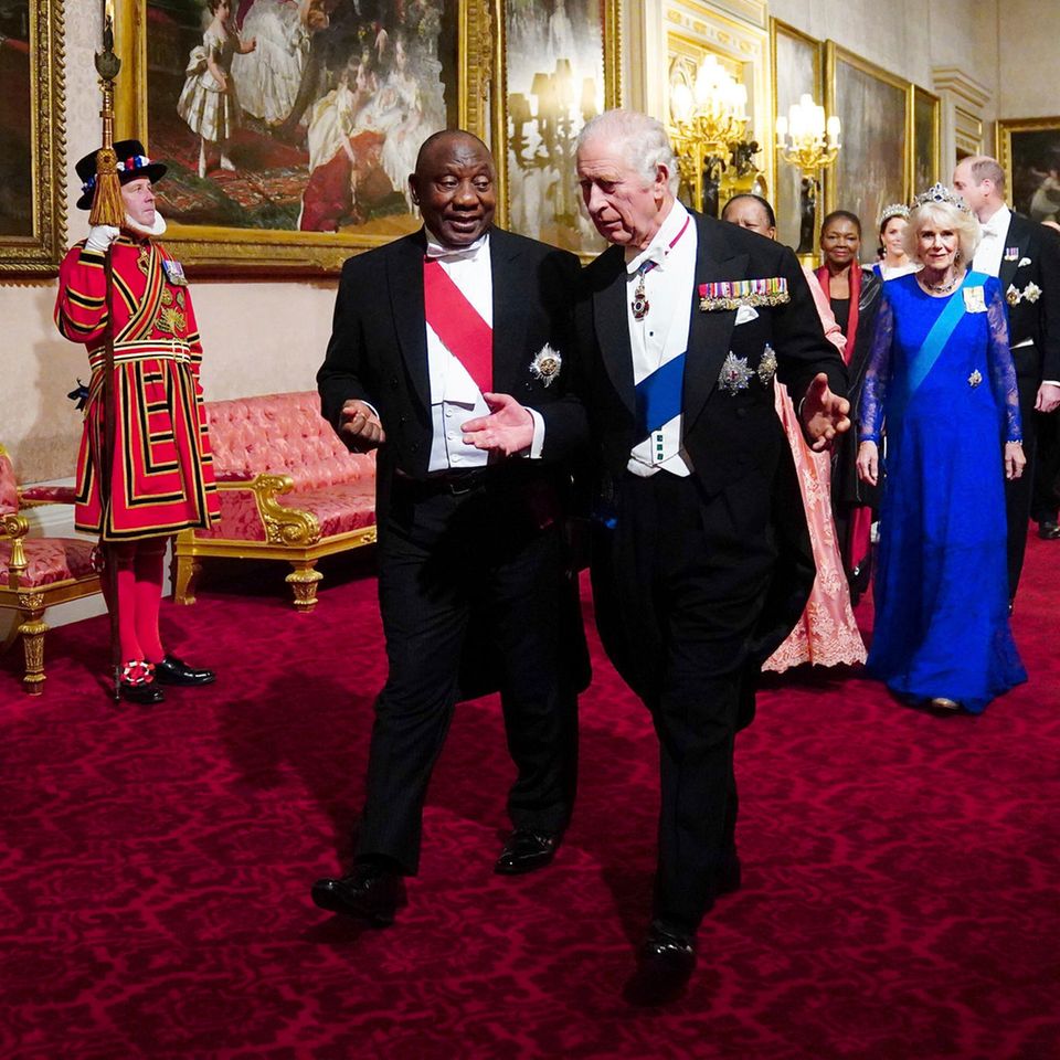Royal Family beim Staatsbankett am 22. November 2022 im Buckingham Palast.