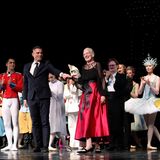 Die dänische Königin ist an der Produktion des "Nussknackers" nämlich beteiligt. Schon zum fünften Mal wirkt die kreative Monarchin in diesem Jahr sowohl an den Kostümen als auch am Bühnenbild mit.