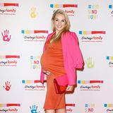 Anna Hofbauer: Color Blocking und Babybauch