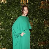 Tommy Dorfman setzt bei den Gotham Awards auf ein weites, fließendes Kleid. Der grüne Hingucker ist schon ein Statement für sich und so trägt die Schauspielerin ihre Haare locker zurückgesteckt. Das Beste am Look: Das Kleid hat Taschen.