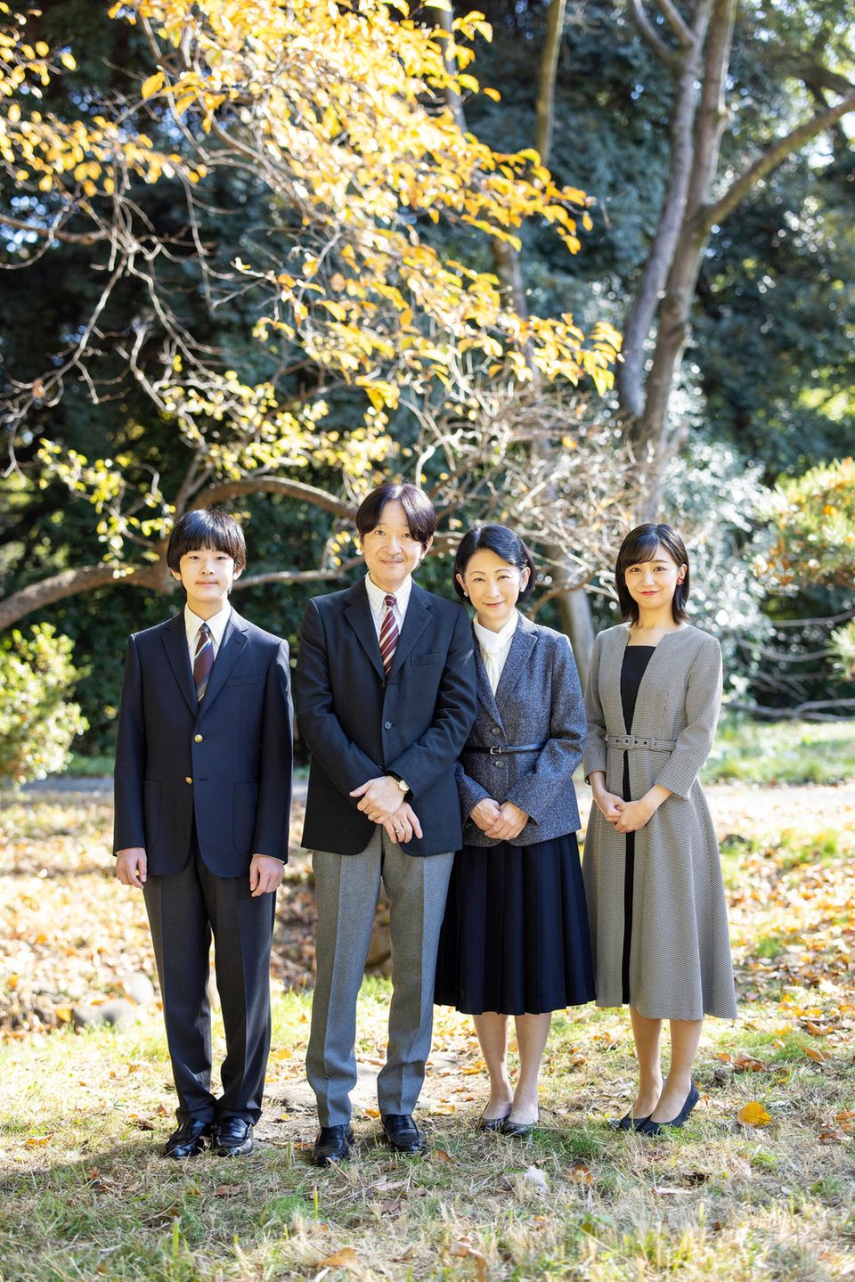 Prinz Hisahito, Kronprinz Akishino, Kronprinzessin Kiko und Prinzessin Kako (v.l.n.r.)