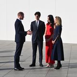 Kurz darauf kommt Prinz William beim John F. Kennedy Presidential Library and Museum an, wo er von Caroline Kennedy (r.) und ihren Jack und Tatiana begrüßt wird.