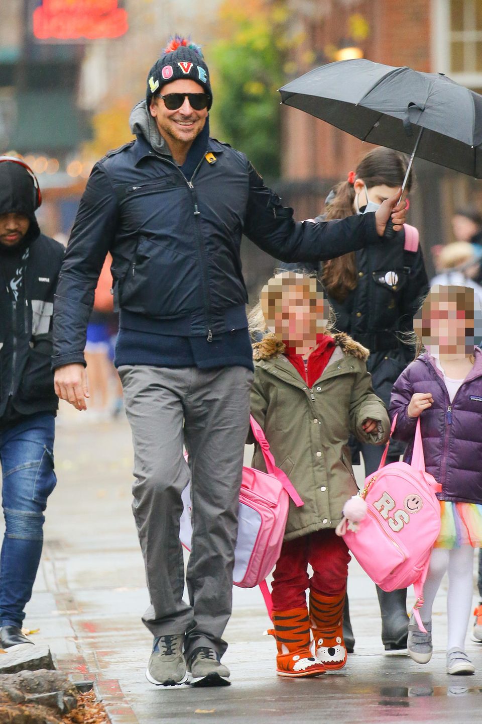 Trägt Bradley Cooper die Mütze seiner Tochter? 
