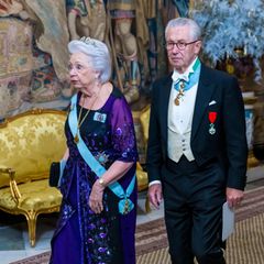 Auch Prinzessin Christina, die im eleganten Paillettenkleid in Lila glänzt, ist mit ihrem Mann Tord Magnussen zum traditionellen Königsdinner geladen. 