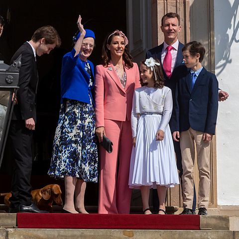 Königin Margrethe mit Prinz Joachim und Prinzessin Marie und ihren Kindern