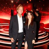 Willem Tell und Natalia Avelon posieren in recht schlichten Looks für die Fotografen. 