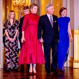 20. Dezember 2022 Am Dienstag laden Königin Mathilde und König Philippe gemeinsam mit ihrer Familie zum jährlichen Weihnachtskonzert ins Schloss. Bei ihrer Ankunft sind die belgischen Royals in ihren eleganten Abendroben echte Hingucker. 