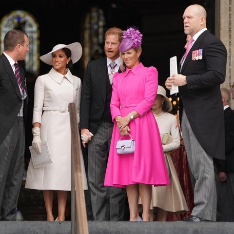 Peter Phillips, Herzogin Meghan, Prinz Harry, Zara und Mike Tindall