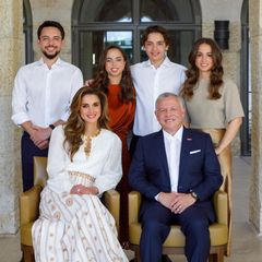 Königin Rania und König Abdullah zusammen mit ihren Kindern zum Jahreswechsel