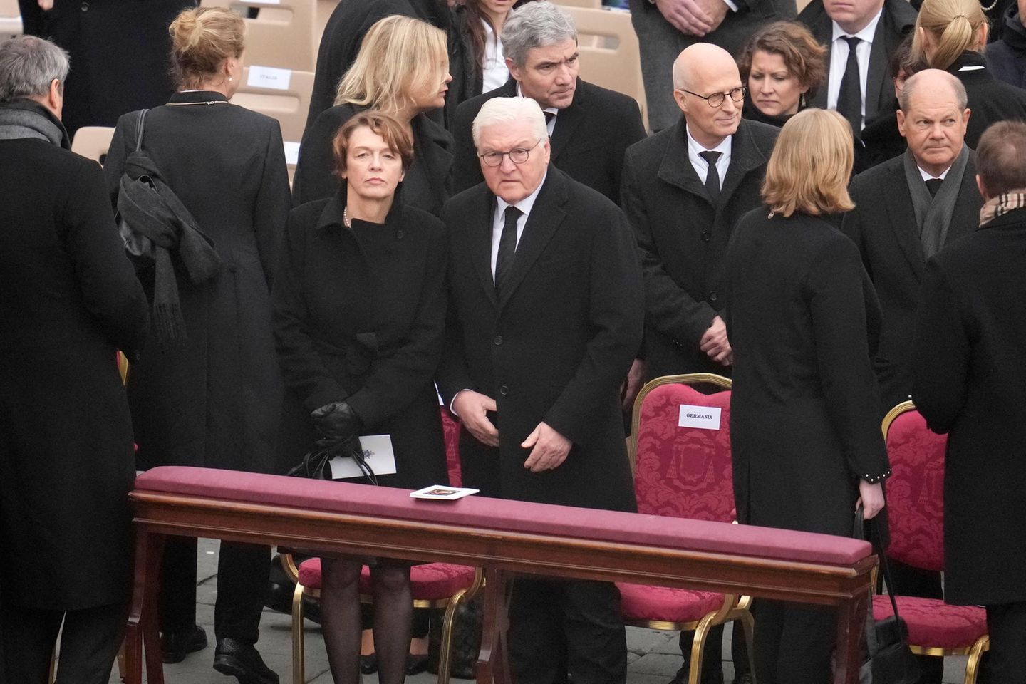 wo ist papst benedikt beerdigt