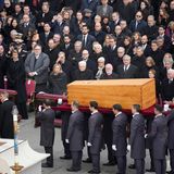 Papst Benedikt wird beerdigt