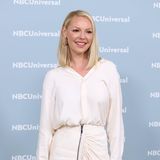 Schulterlange Haare in einem hellen Blondton – so kennen wir Katherine Heigl. Der Schauspielerin stand Ende letzten Jahres aber offenbar der Sinn nach einer Veränderung. Und so griff sie zur Schere bzw. ließ ihren Frisör zu selbiger greifen. Das Ergebnis kann sich sehen lassen!