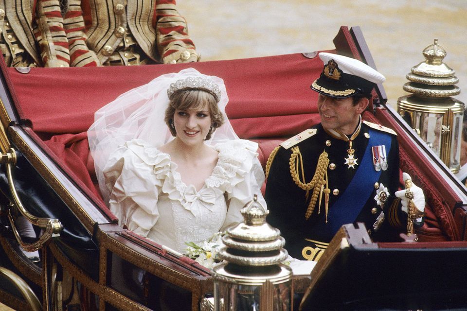 Prinz Harry: Prinzessin Diana und Prinz Charles bei ihrer Hochzeit 1981 Prinzessin Diana und Prinz Charles bei ihrer Hochzeit 1981