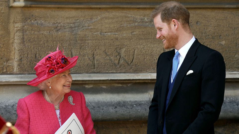 Queen Elizabeth + Prinz Harry