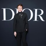 Auch Lars Eidinger ist zu Gast bei Dior.
