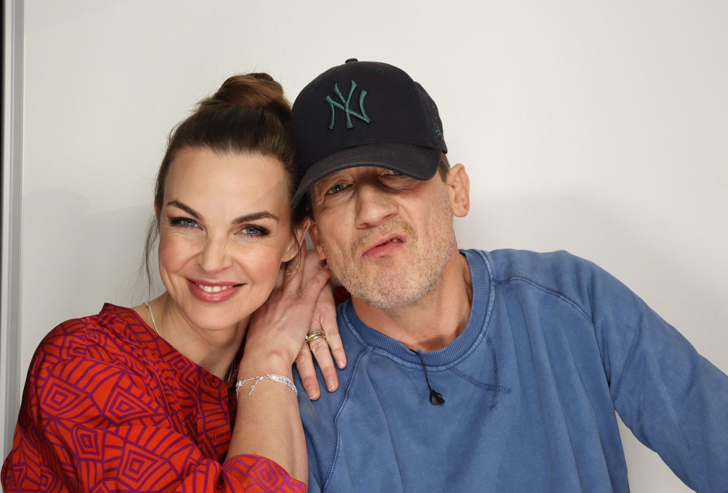Mit Cap und cooler Schnute: Wotan Wilke Möhring ist bei Annika Lau zu Gast im GALA-Studio gewesen, und nach der Sendung gibt es natürlich auch mit ihm noch ein paar witzige Bilder aus der Fotobox. 