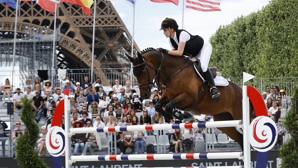 Athina Onassis beim Longines Paris Eiffel Jumping auf dem Champ de Mars in Paris, Frankreich, am 25. Juni 2022