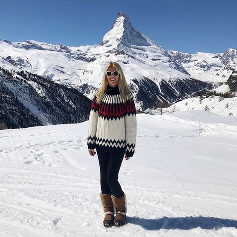 Einmal Supermodel, immer und überall Supermodel: Claudia Schiffer schafft sogar im Norwegerpulli und Lammfellboots dem legendären Matterhorn in der Schweiz die Show zu stehlen.