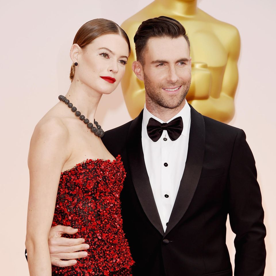 Behati Prinsloo und Adam Levine