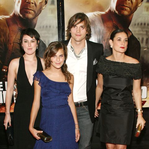 Ashton Kutcher mit Demi Moore und ihren Töchtern Rumer und Tallulah