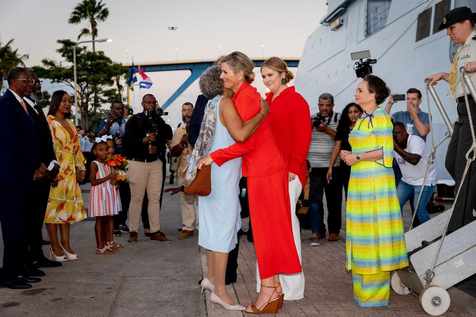 Niederländische Königsfamilie: Ankunft in Curaçao
