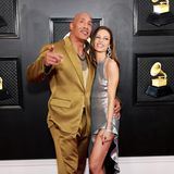 Ein Paar wie Gold und Silber: Dwayne Johnson und seine Frau Lauren Hashian haben sich Metallic-Looks für die Grammys ausgesucht.