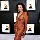 Fran Drescher bezaubert bei den Grammys in einem klassisch schönen Paillettenkleid in Bronze.