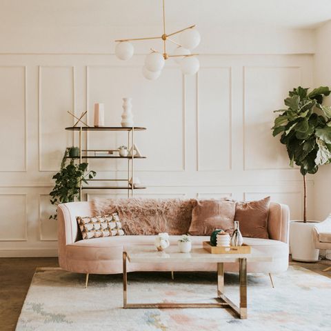 Elegantes Wohnzimmer: 5 Interior-Gegenstände und Möbel, bei denen Sie lieber nicht sparen sollten