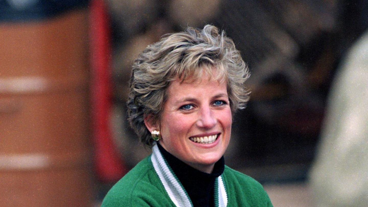 Lady Diana (†): Die unglaubliche Geschichte hinter Prinzessin Dianas Footballjacke