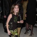 Süßer geht es wohl kaum! 2001 darf Emma Roberts bei der "Blow"-Hollywood-Premiere über den roten Teppich laufen. Der Auftritt in der Öffentlichkeit ist damals noch neu für die Schauspielerin, die sichtlich aufgeregt zu sein scheint. Heute feiert sie ihren 32. Geburtstag und ist eine heiß begehrte Schauspielerin geworden. 
