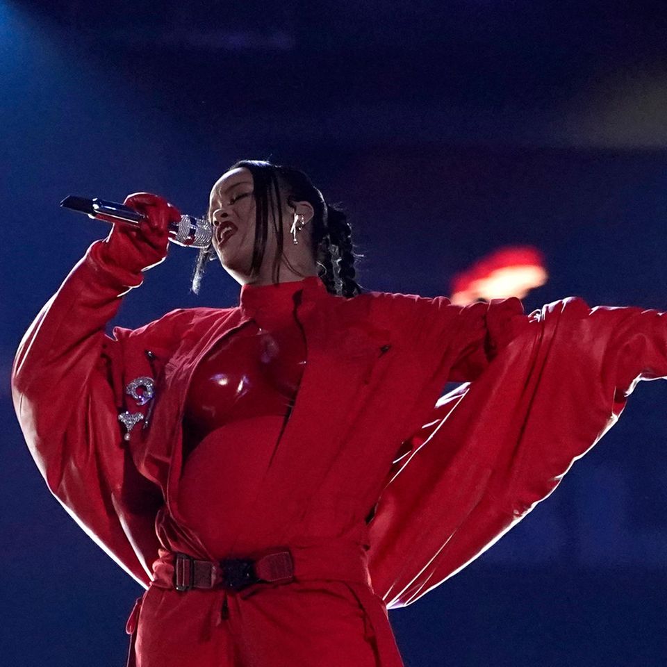 Rihanna bei der Halbzeitshow des Super Bowls 2023