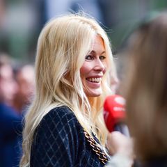 Claudia Schiffer war diejenige, die vor über 45 Jahren im heimischen Garten ihren Schneeball formte. Ob die damals 6-Jährige vielleicht schon ihrer Zukunft als eines der weltweit erfolgreichsten Supermodels geträumt hat? Wohl eher nicht, fotogen war sie aber früher auch schon.