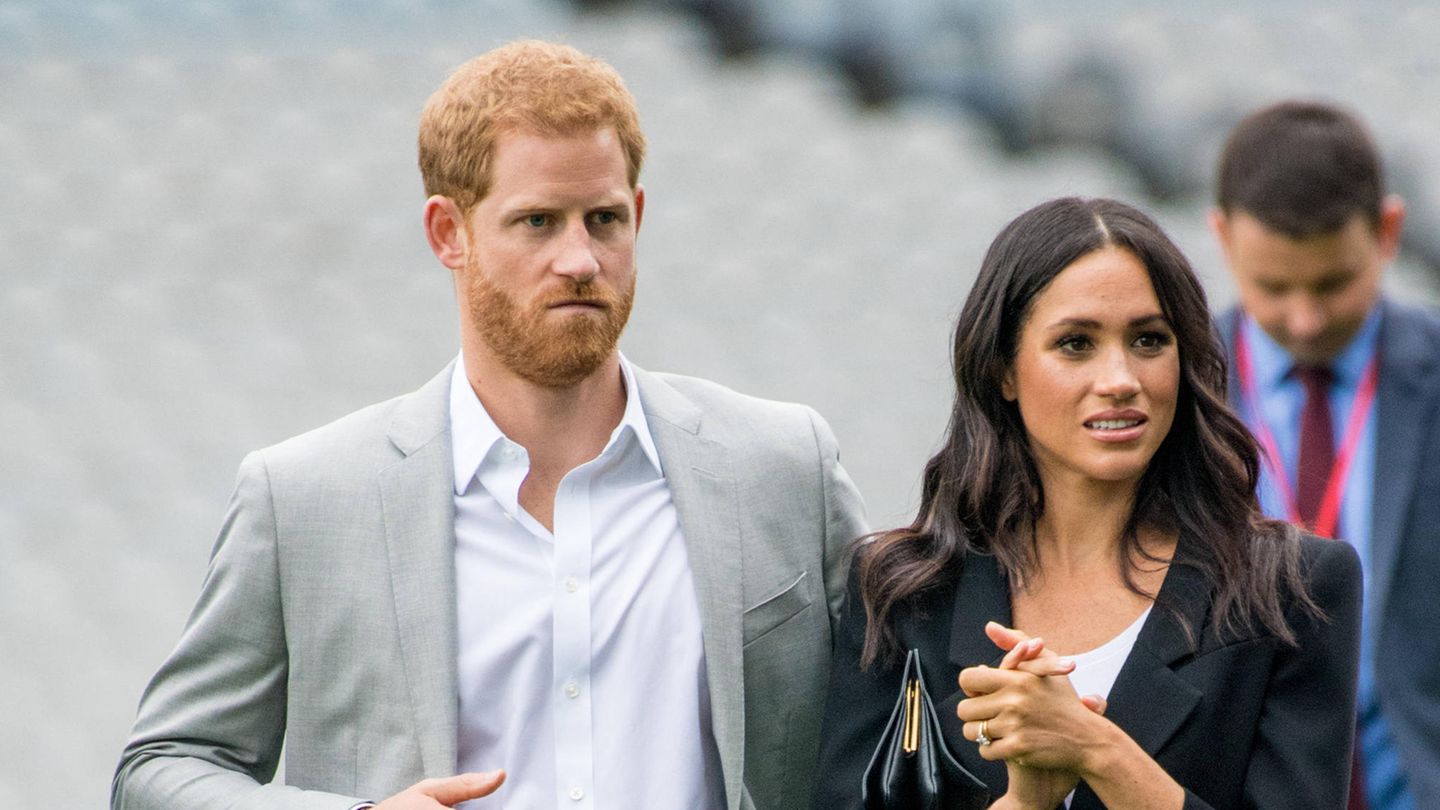 Prince Harry + Duchess Meghan: Not to stay in England?  They can stay here