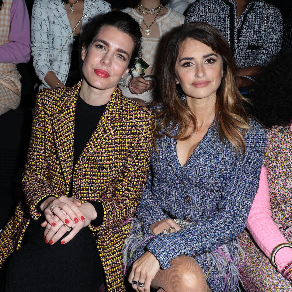 In der Front Row sitzen die beiden illustren Stargäste und Chanel-Fans dann auch nebeneinander.