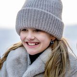 Prinzessin Estelle präsentiert stolz ihre süße Zahnlücke. 