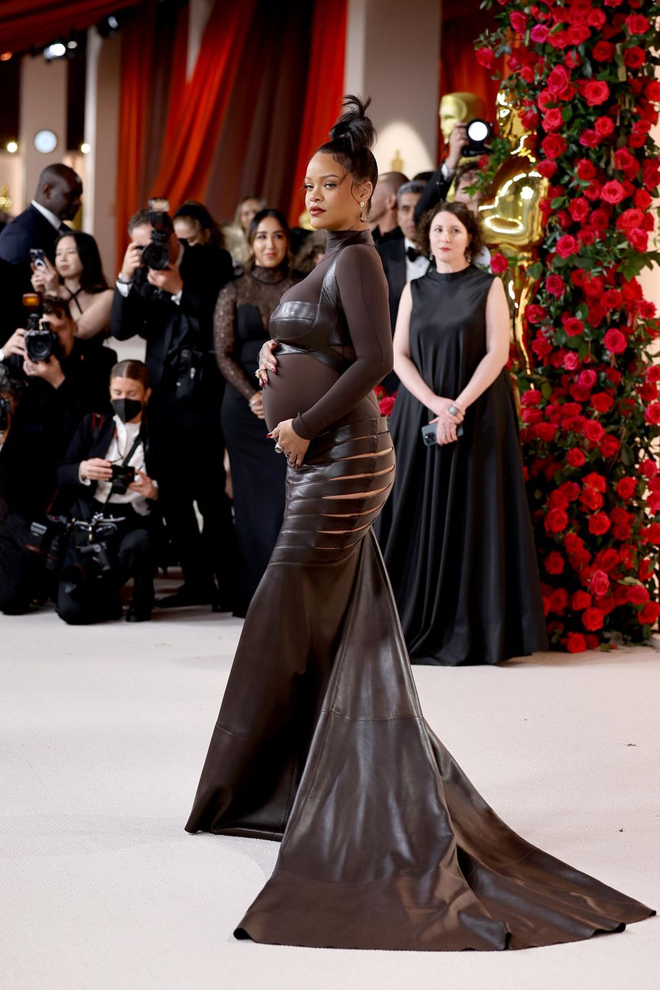 Babybauch-Überraschung bei den Oscars 2023: Rihanna