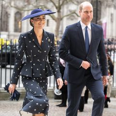 Perfekt aufeinander abgestimmt begeben sich Catherine, Princess of Wales und Prinz William in berühmte Kirche in London. 