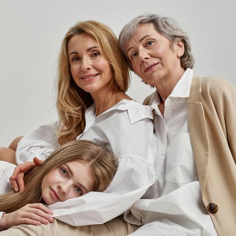 3 Generationen von Frauen: Laut einer Studie sind wir in diesem Alter am entspanntesten