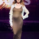 Was für eine Überraschung! Brianne Howey zeigt auf dem Red Carpet der Boss-Show erstmals ihren Babybauch.