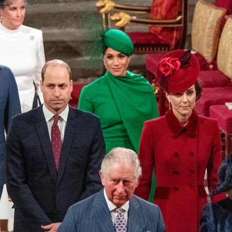 Prinz Harry, Herzogin Sophie, Prinz William, Herzogin Meghan, Catherine, Princess of Wales und König Charles