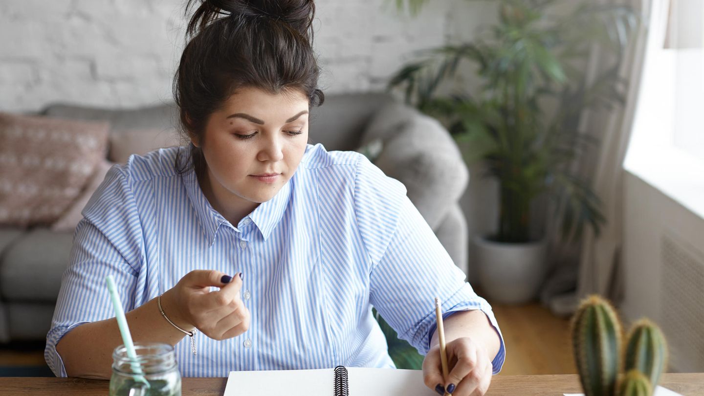 Psychologie: 5 Eigenschaften, die typisch für intelligente Frauen sind