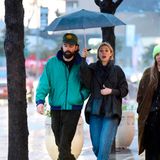 Stars im Regen: Elizabeth Olsen und Robbie Arnett