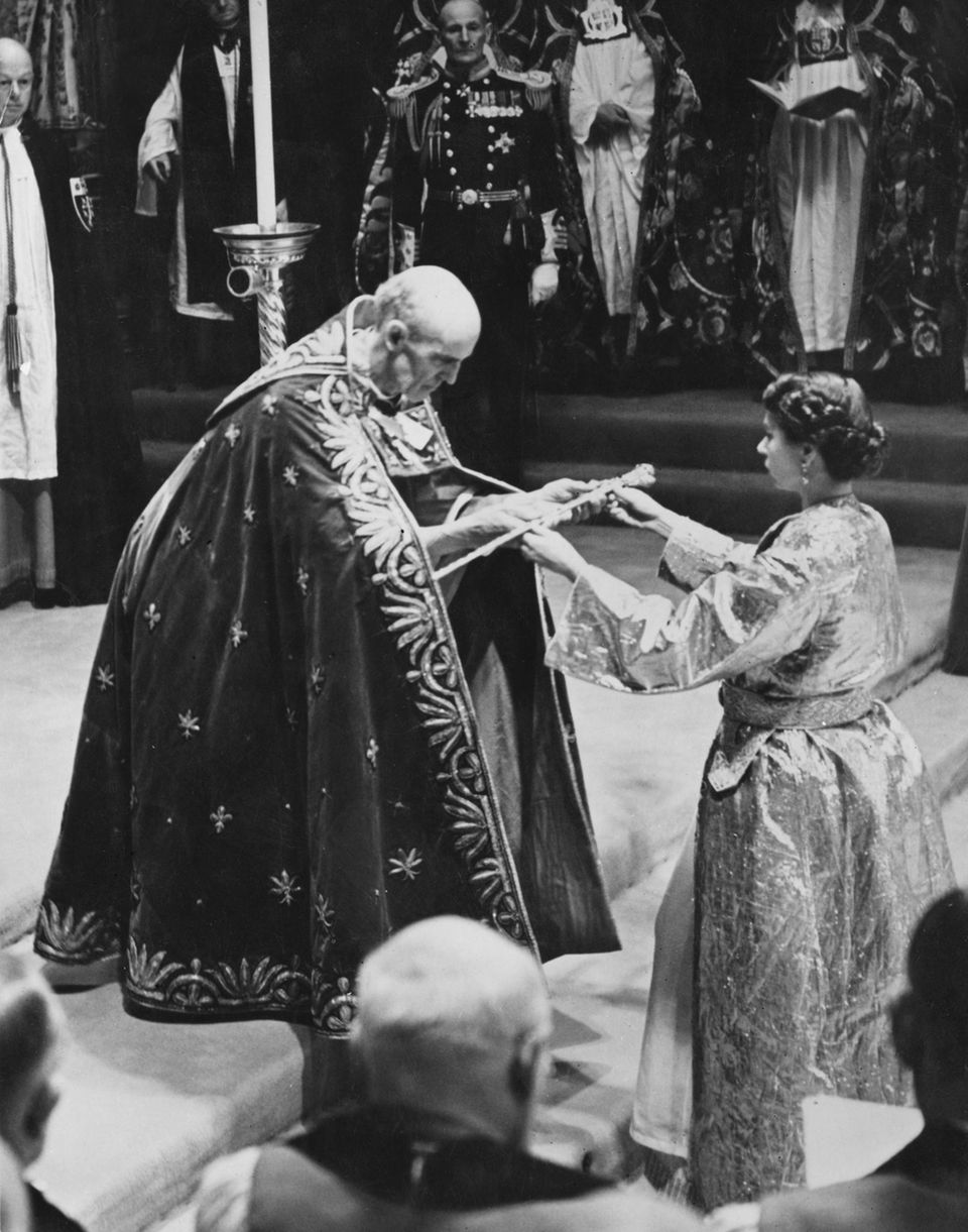 Queen Elizabeth bei ihrer Krönung am 3. Mai 1953