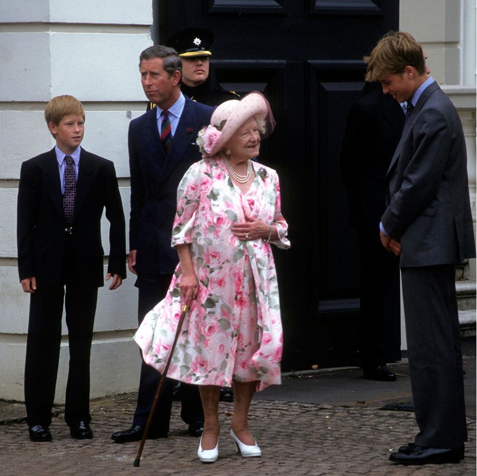 Prinz Harry, König Charles, Queen Mum, Prinz William