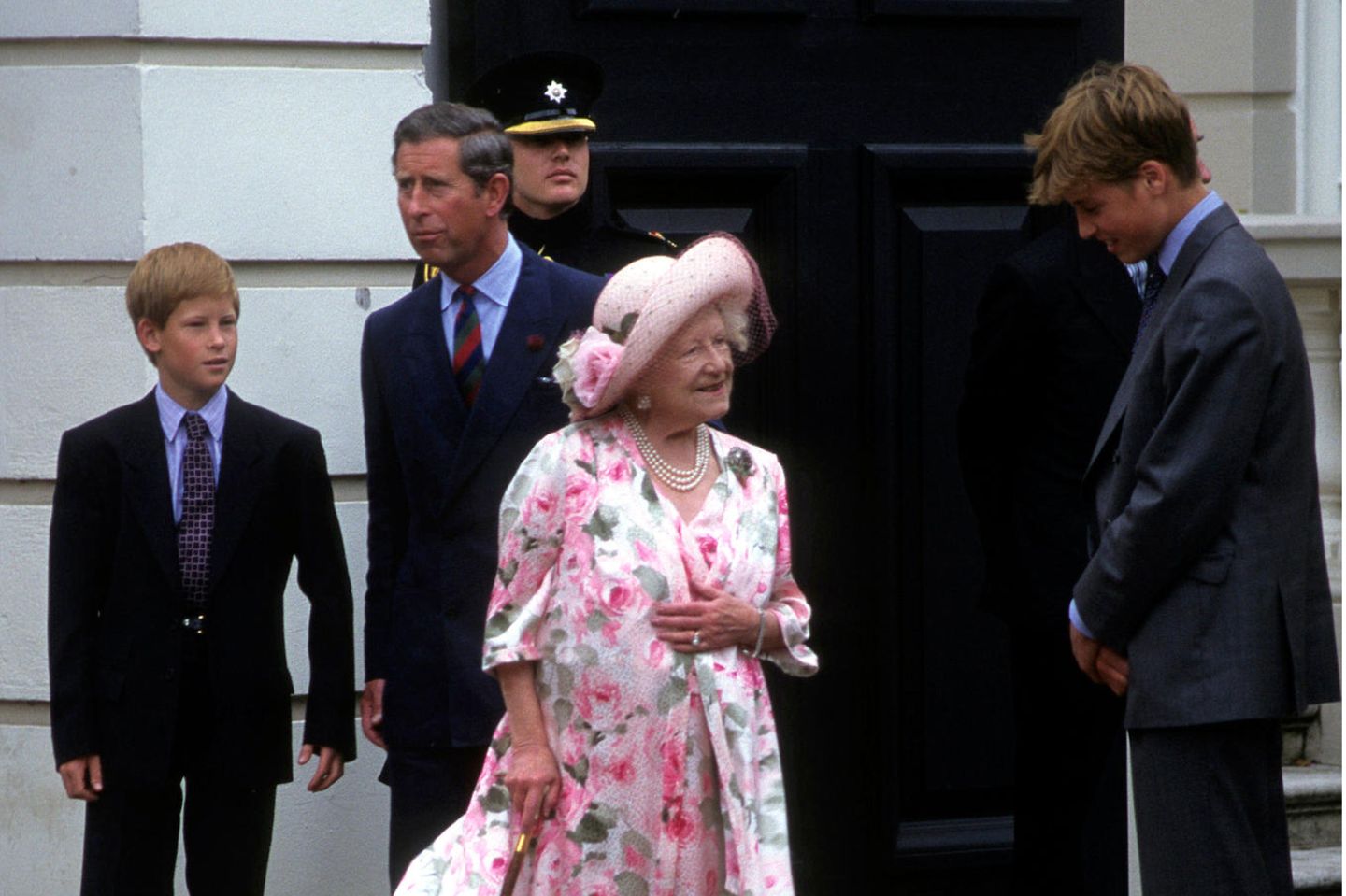 Prinz Harry, König Charles, Queen Mum, Prinz William