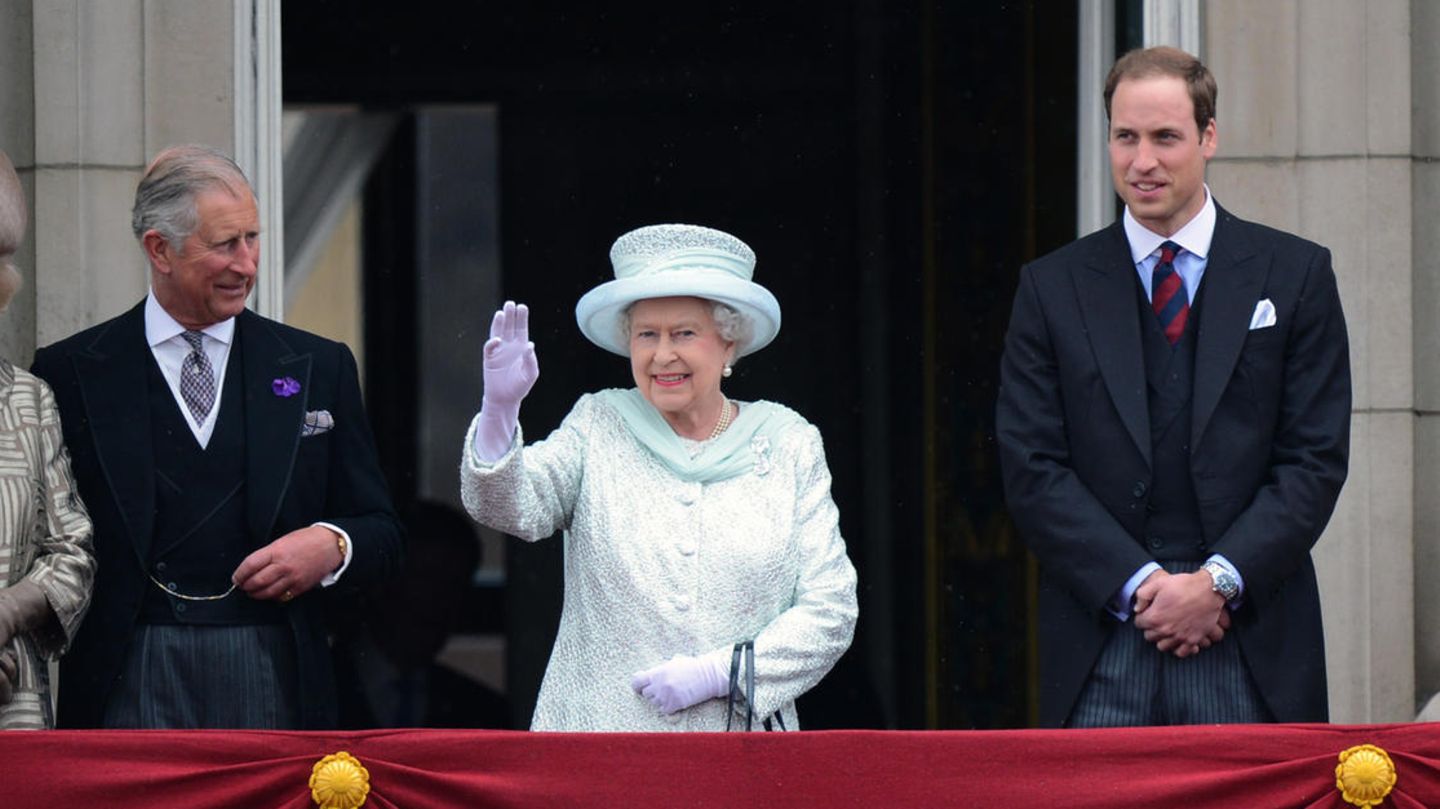 Charles + William Gemeinsam beenden sie das letzte Projekt der Queen