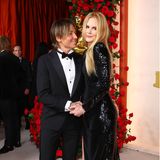 Auch Keith Urban und Nicole Kidman sind Glamour-Profis auf den roten Teppichen dieser Welt. Bei den diesjährigen Oscars glitzert sie in einem Pailletten-Traum von Balenciaga und er an ihrer Seite im klassischen Smoking.