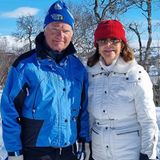 8. April 2023  Royal? Normal! Aus Schweden kommt in diesem Jahr ein außergewöhnlich privater Ostergruß: König Carl Gustaf und Königin Silvia zeigen sich ganz lässig und nahbar in Ski-Outfits. Frohe Ostern!